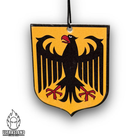 Deutschland Duftbaum mit schwarzem Adler auf goldfarbenem Schild – Vorderansicht